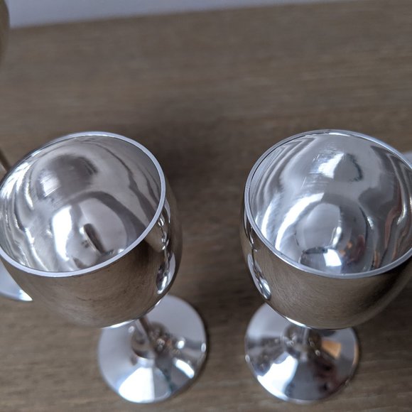 Set of 4 Vintage Wine and Cordial Glasses - Picture 4 of 13